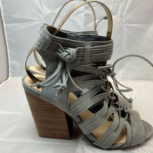 Vince Camuto "Ranata" Heeled strappy Sandals 8 - Picture 2 of 7